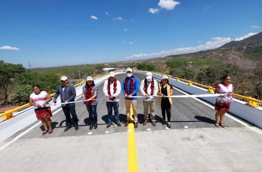  En Venustiano Carranza, Rutilio Escandón inaugura la tercera etapa de la carretera La Angostura-Pujiltic